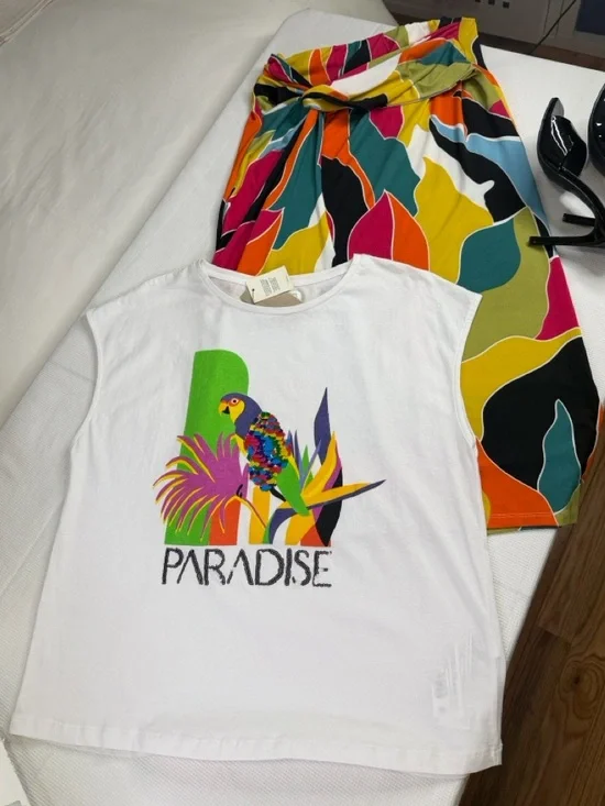 Sequined multicolor parrot sequin embellishment Cotton Top - Picture 2 of 15